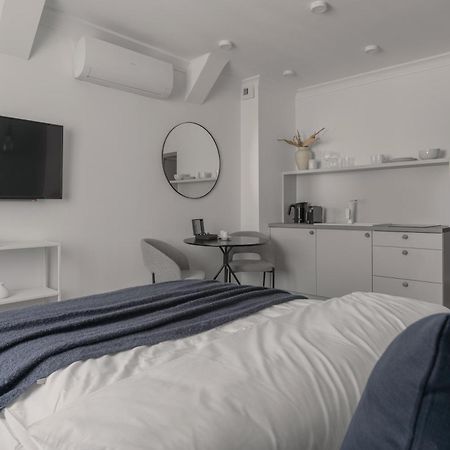Apartio Rooms カトヴィツェ 部屋 写真