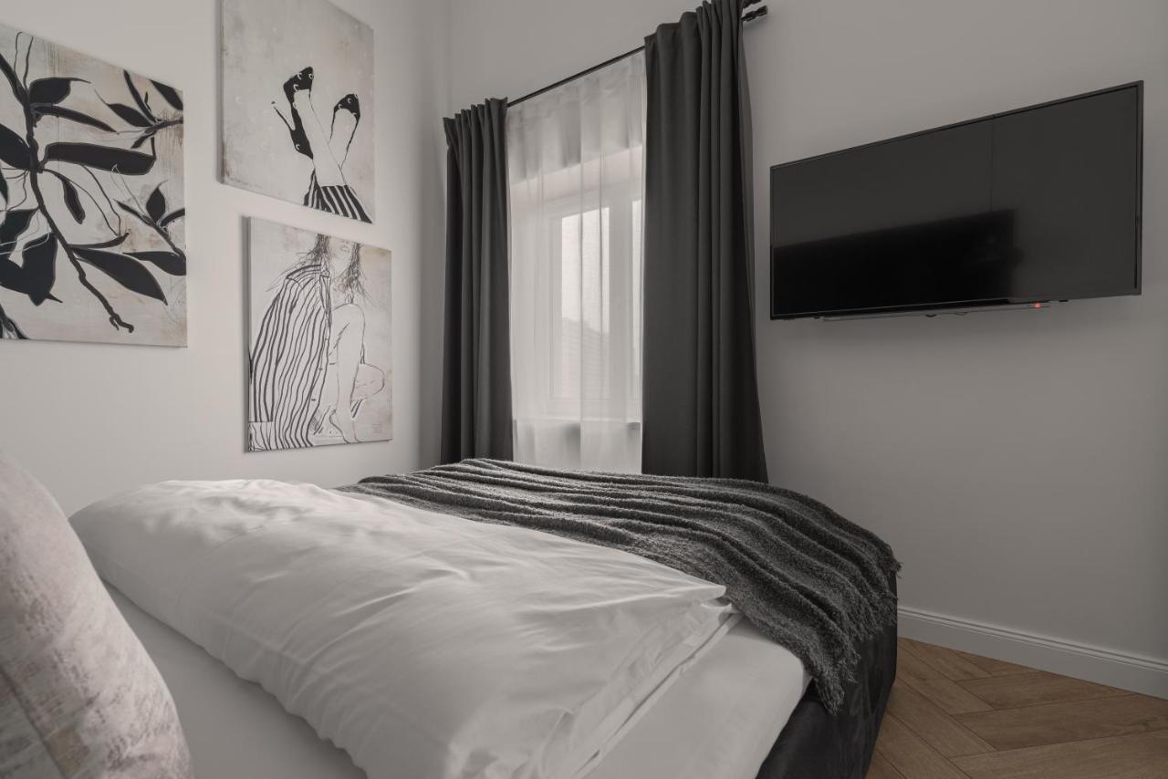 Apartio Rooms カトヴィツェ エクステリア 写真